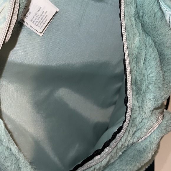 Kavu Rope Fuzzy Sling Bag - Picture 5 of 7